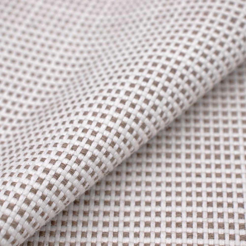 #truffle Helios outdoor fabric in Truffle, close view of the folded basket weave